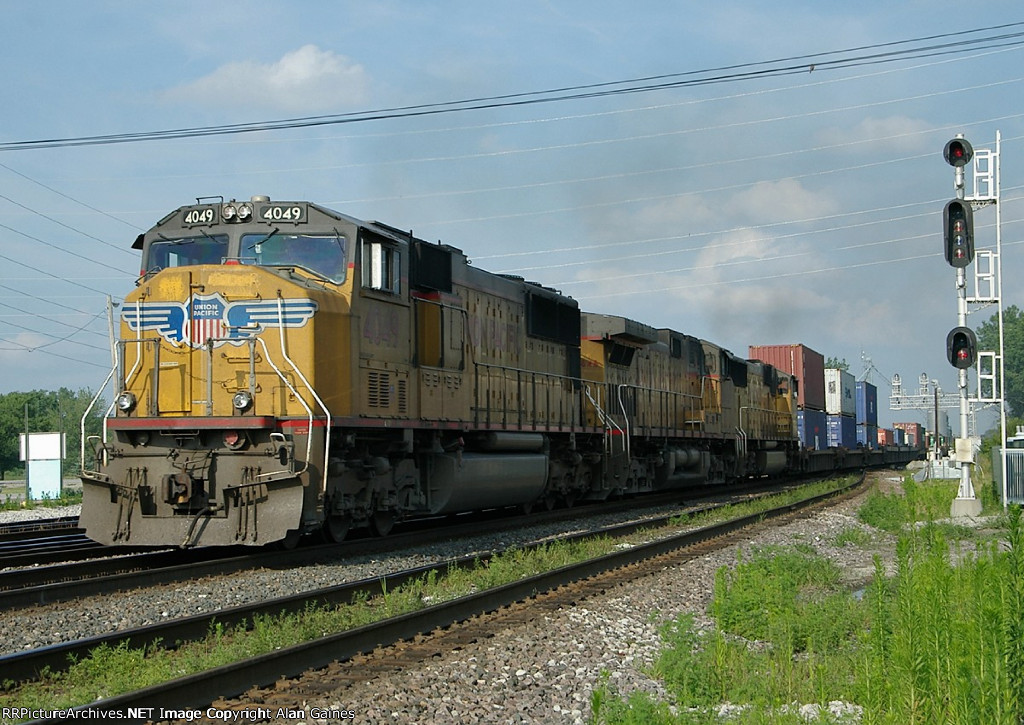 UP SD70M 4049